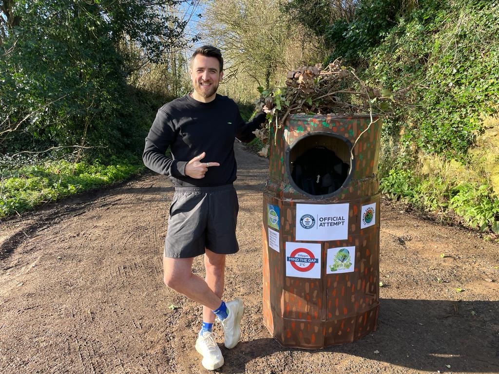 Read more about the article Green Runner taking on London Marathon dressed as a tree
